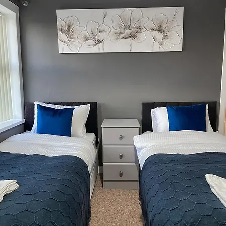 3 Bedroom House - Close To City Centre - Perfect For Contractors And Families * York