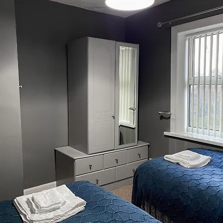 3 Bedroom House - Close To City Centre - Perfect For Contractors And Families